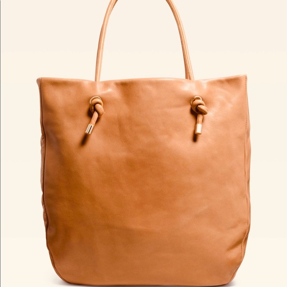 VINCE. Canyon tote with pouch in camel - Picture 7 of 8
